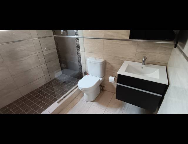 3 BEDROOM FLAT TO LET IN MORNINGSIDE